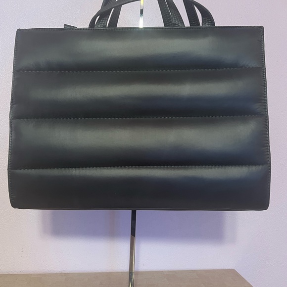 Telfar Bundle - Picture 5 of 16